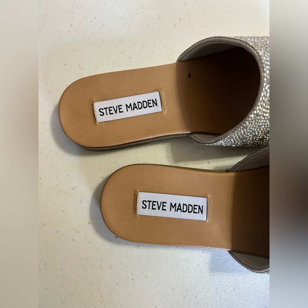 Steve Madden Sienna Rhinestone Sandal Women's 7M Flat Slip on SIlver Tan Sparkly - Picture 4 of 7